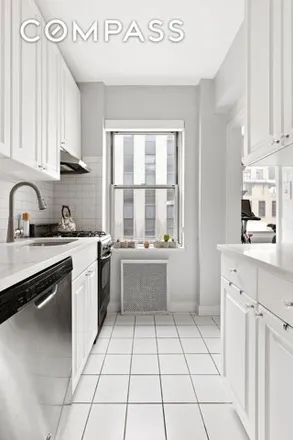 Image 3 - 132 East 22nd Street, New York, NY 10010, USA - House for rent