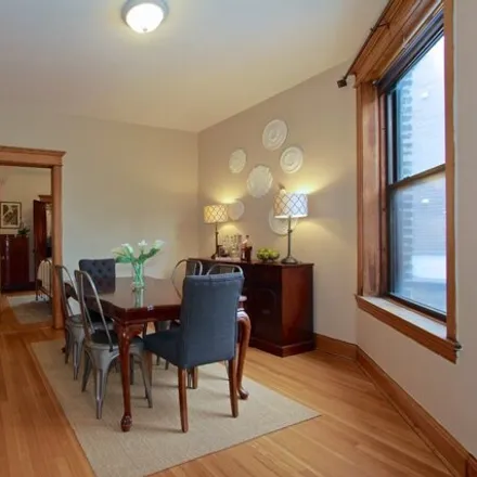 Image 3 - 852 West Buckingham Place, Chicago, IL 60657, USA - House for rent