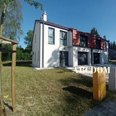 Buy this studio house on Szkoła Podstawowa nr 149 im. Marszałka Józefa Piłsudskiego w Krakowie in Franciszka Bujaka 15, 30-611 Krakow