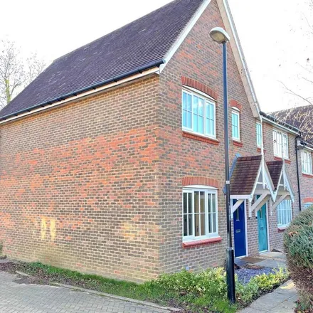 Rent this 2 bed house on 6 Roundway in Haywards Heath, RH16 4TW