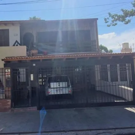 Buy this 6 bed house on Entre Ríos 1765 in Barrio Trapiche I, Godoy Cruz