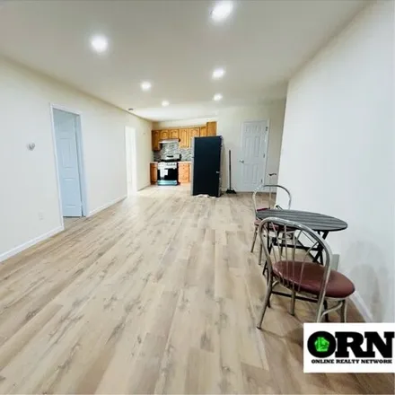 Image 2 - 95-16 98th Street, New York, NY 11416, USA - Apartment for rent