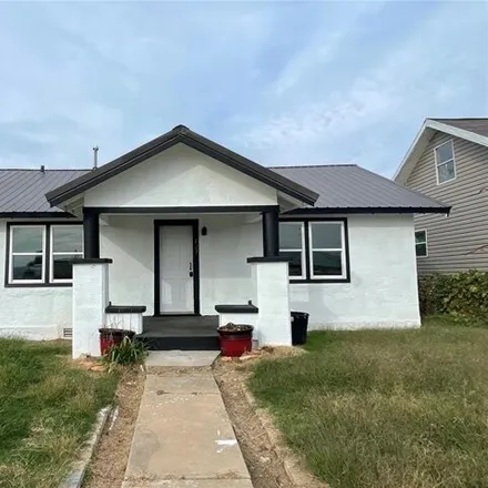 Buy this 2 bed house on 145 North Park Street in Seminole, OK 74868