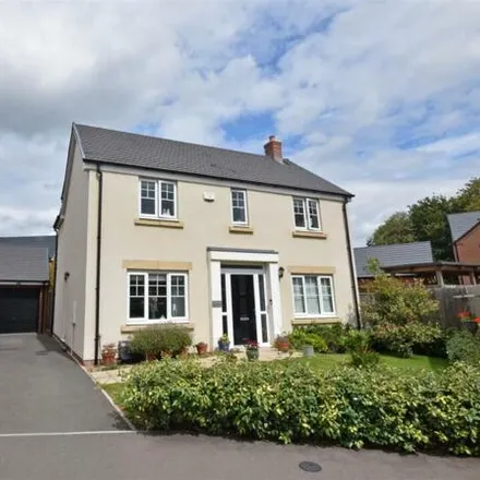 Buy this 4 bed house on Madras Road in Meon Vale, CV37 8WT