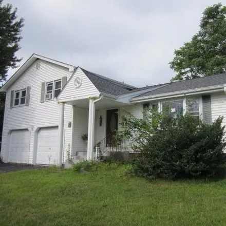 Rent this 4 bed house on 178 West Ridge Drive in Whitings Corner, West Hartford