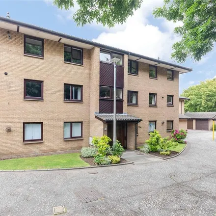 Rent this 3 bed apartment on Gillsland Park in City of Edinburgh, EH10 5TN