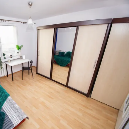 Rent this 3 bed room on Generała Stefana Grota-Roweckiego 53 in 30-348 Krakow, Poland