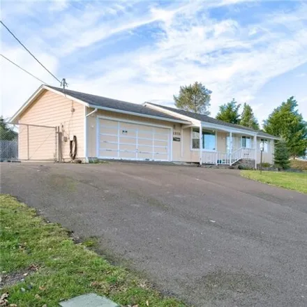 Buy this 3 bed house on 1315 14th Street Northwest in Long Beach, WA 98631