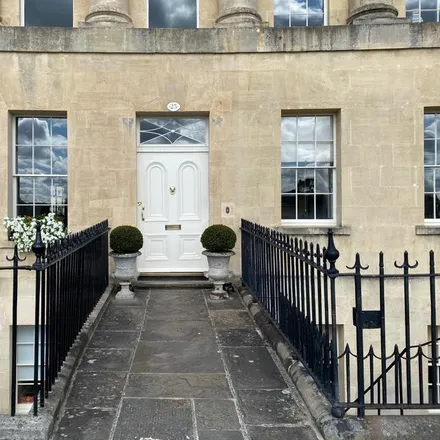 Rent this studio apartment on 30 Royal Crescent in Bath, BA1 2LR