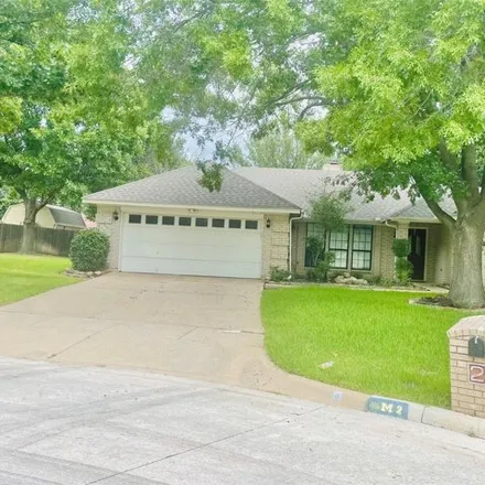 Rent this 3 bed house on 99 Hastings Court in Mansfield, TX 76063