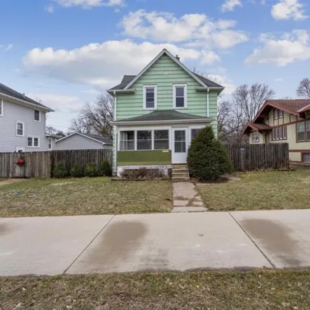 Buy this 3 bed house on 1357 Logan Avenue in Waterloo, IA 50703