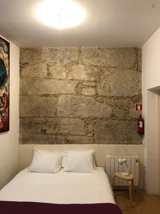 Rent this 1 bed apartment on Escovaria de Belmonte in Rua de Belomonte 34, 4050-209 Porto