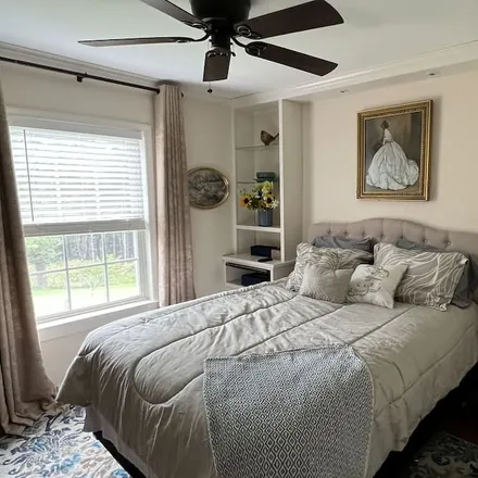Rent this 3 bed house on Vesuvius in VA, 24472