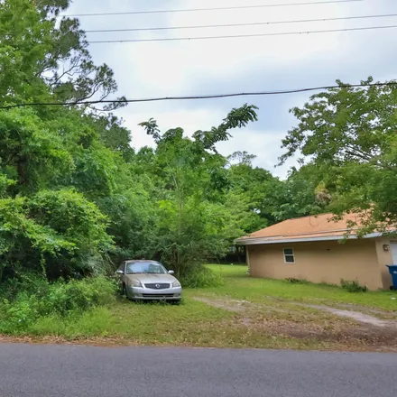 Buy this studio house on 1738 Palm Road in Ormond Beach, FL 32174