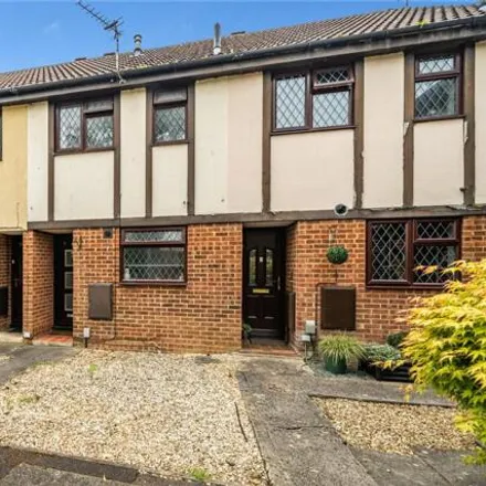 Buy this 2 bed townhouse on Goldcrest Walk in Swindon, SN3 5DS