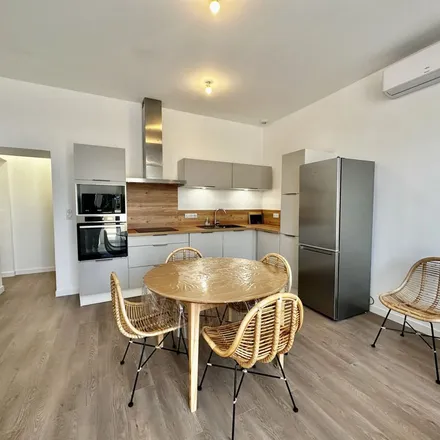 Image 3 - 73 Rue Antony Réal, 84100 Orange, France - Apartment for rent