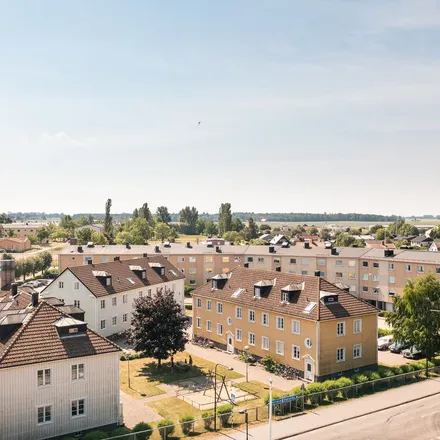 Rent this 2 bed apartment on Riddargatan in 592 40 Vadstena, Sweden