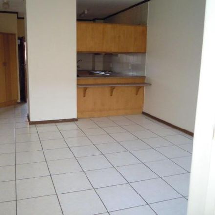 Rent this 2 bed townhouse on Jan Rabie Street in Langenhovenpark, Bloemfontein