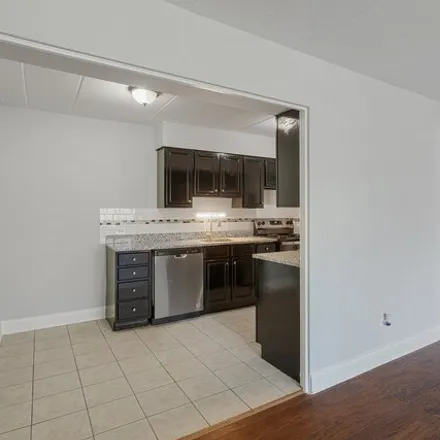 Image 7 - 6012 North Kenmore Avenue, Chicago, IL 60660, USA - Apartment for rent