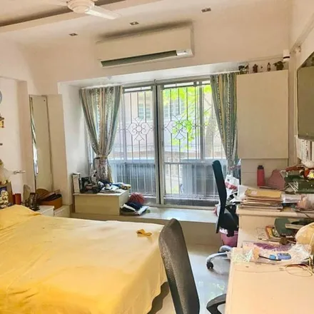 Image 1 - Pinnaroo, Padmashree Mohammed Rafi Marg (16th Road), H/W Ward, Mumbai - 400050, Maharashtra, India - Apartment for rent