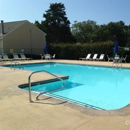 Buy this 1 bed condo on 3025 Heathstead Place in Charlotte, NC 28210