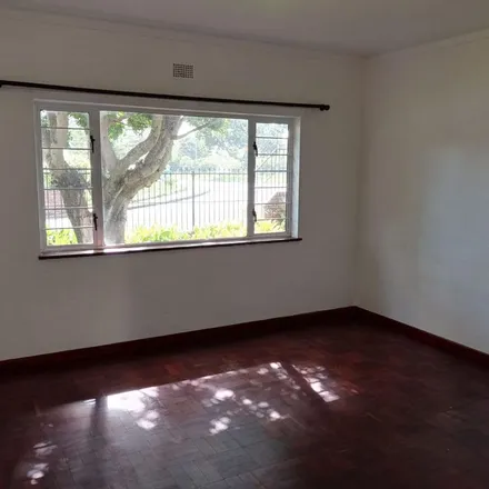 Image 6 - Rosehope, Main Road, Rosebank, Cape Town, 7700, South Africa - Apartment for rent