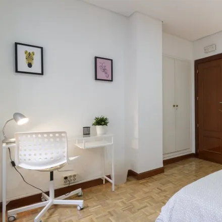 Image 2 - Madrid, Calle del Poeta Joan Maragall, 56, 28020 Madrid - Room for rent