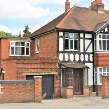Rent this 1 bed room on Braywick Road in Maidenhead, SL6 1DA