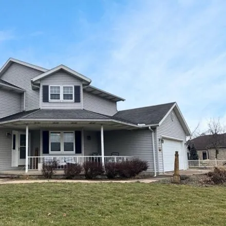 Buy this 4 bed house on 1058 West Fremont Road in Port Clinton, OH 43452
