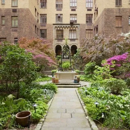 Image 9 - 115 East 67th Street, New York, NY 10065, USA - House for sale