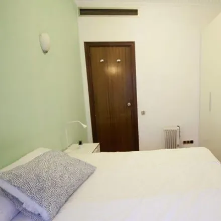 Image 3 - Carrer de Balmes, 290, 08006 Barcelona, Spain - Room for rent