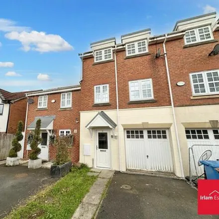 Buy this 4 bed townhouse on Glenmuir Close in Irlam, M44