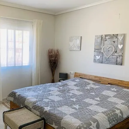 Rent this 3 bed house on Carretera Benijófar - Torrevieja in 03184 Torrevieja, Spain