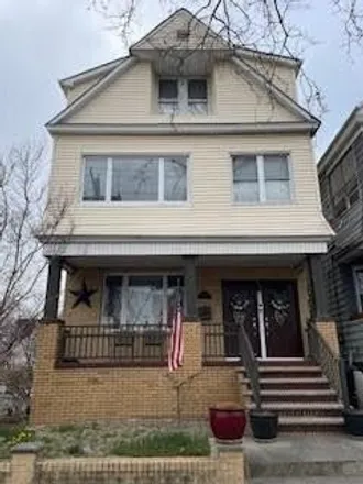 Rent this 2 bed house on Temple Emanuel in West 29th Street, Bayonne