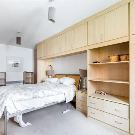 Image 4 - Dolben Court, Montaigne Close, London, SW1P 4BB, United Kingdom - Apartment for rent