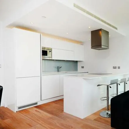 Buy this 3 bed apartment on Lucozade Power League in Braithwaite Street, Spitalfields