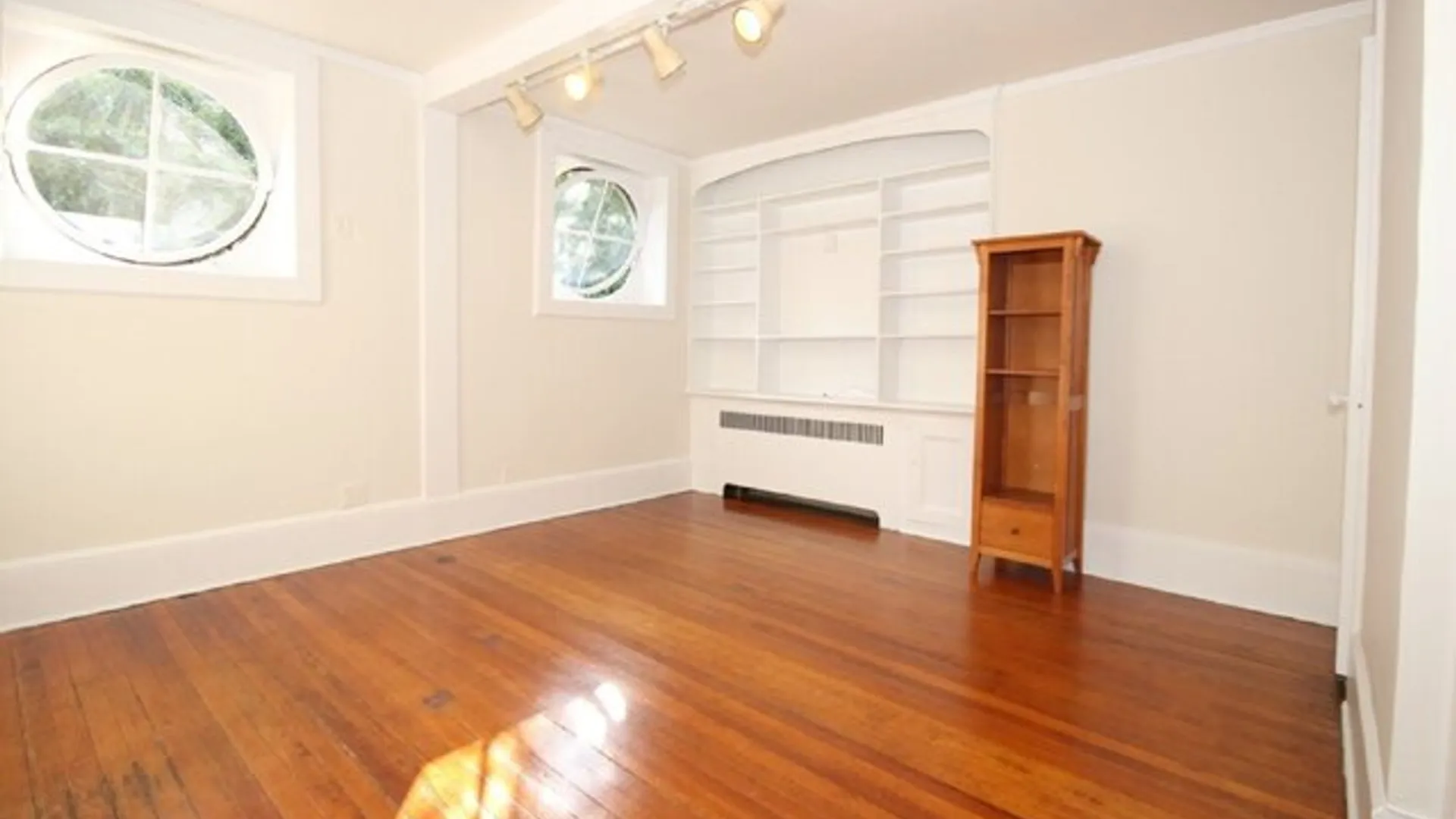 331 West 87th Street, New York, NY 10024, USA | Studio townhouse for rent