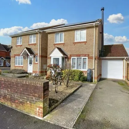 Buy this 3 bed house on Bullfinch Close Play Area in Bullfinch Close, Cullompton