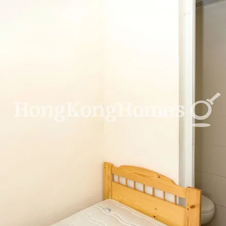 Image 7 - China, Hong Kong, Hong Kong Island, Sai Ying Pun, Hing Hon Road, Tower 1 - Apartment for rent