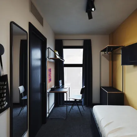 Rent this 4studio room on Madrid in The Social Hub Madrid, Cuesta de San Vicente