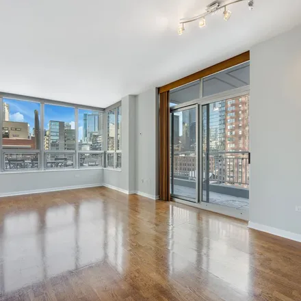 Image 2 - West Grand Avenue, Chicago, IL 60654, USA - Apartment for rent