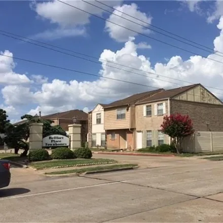 Image 2 - 9250 West Bellfort Street, Houston, TX 77031, USA - Townhouse for sale