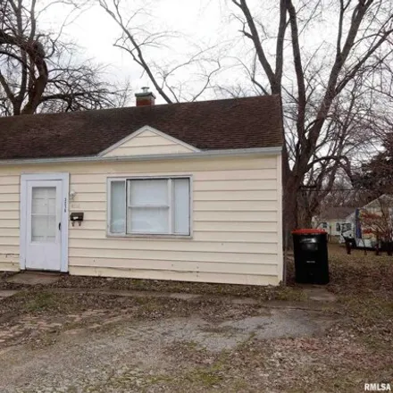 Buy this 2 bed house on 3298 West Proctor Place in Peoria, IL 61605