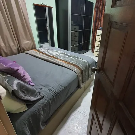 Rent this 1 bed room on Blk 529 in Choa Chu Kang North Park Connector, Limbang Meadows