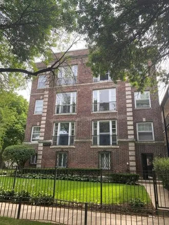 Rent this 1 bed condo on 1115-1119 West Lunt Avenue in Chicago, IL 60645