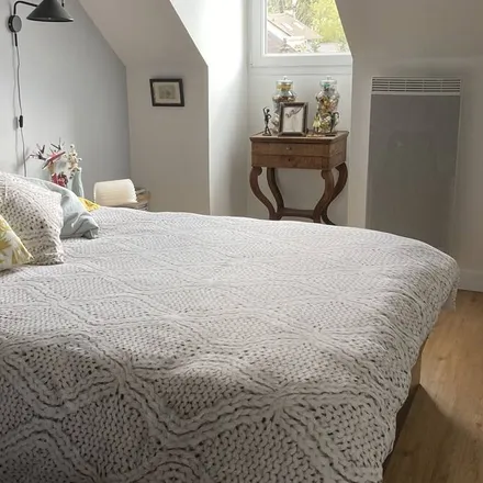 Rent this 2 bed apartment on 78860 Saint-Nom-la-Bretèche