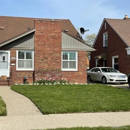 Rent this 3 bed house on 3147 Hollywood Street in Dearborn, MI 48124