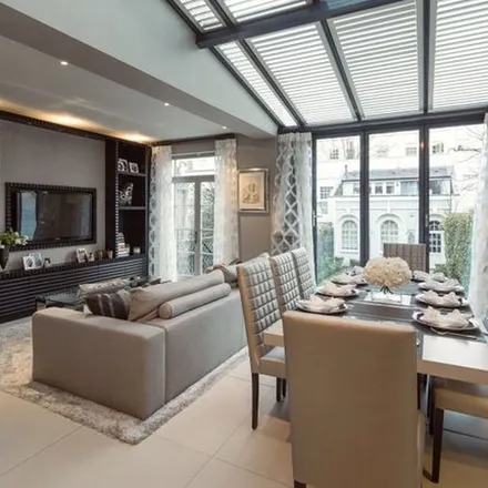 Rent this 6 bed townhouse on Anthony Salvin in Hanover Terrace, London