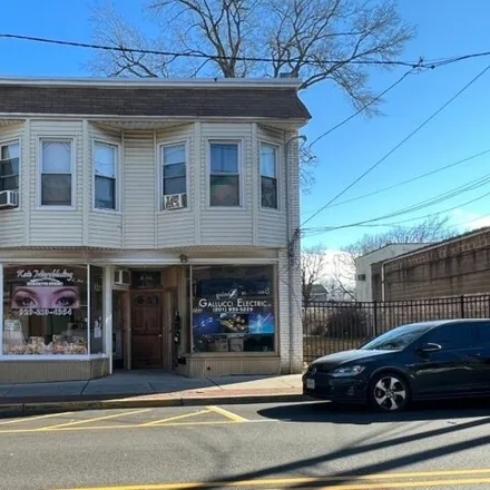 Buy this 7 bed house on Lyndhurst United Methodist Church in Stuyvesant Avenue, Lyndhurst