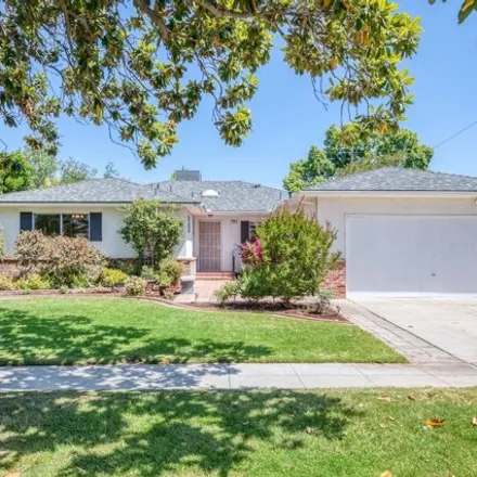 Buy this 3 bed house on 712 East Wrenwood Avenue in Fresno, CA 93710